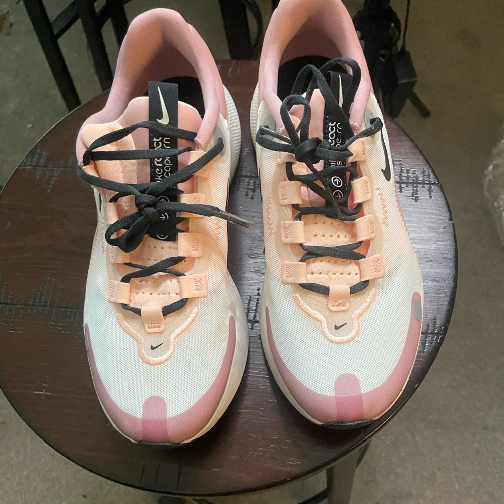 NIKE running shoes (women)